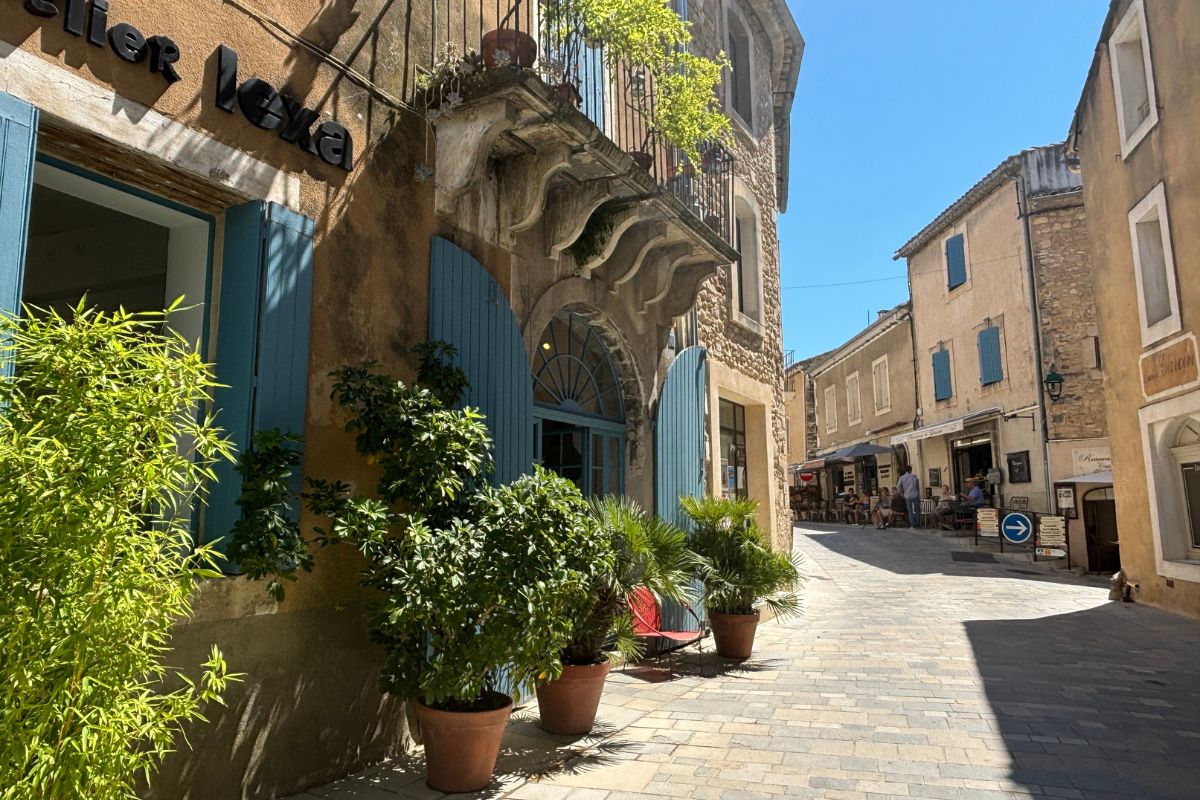 Menerbes (2)